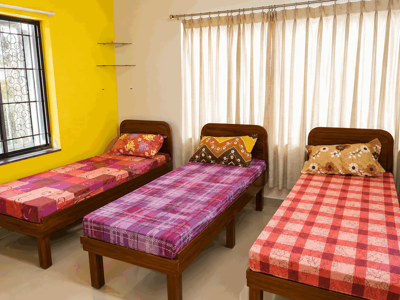 Triple sharing room